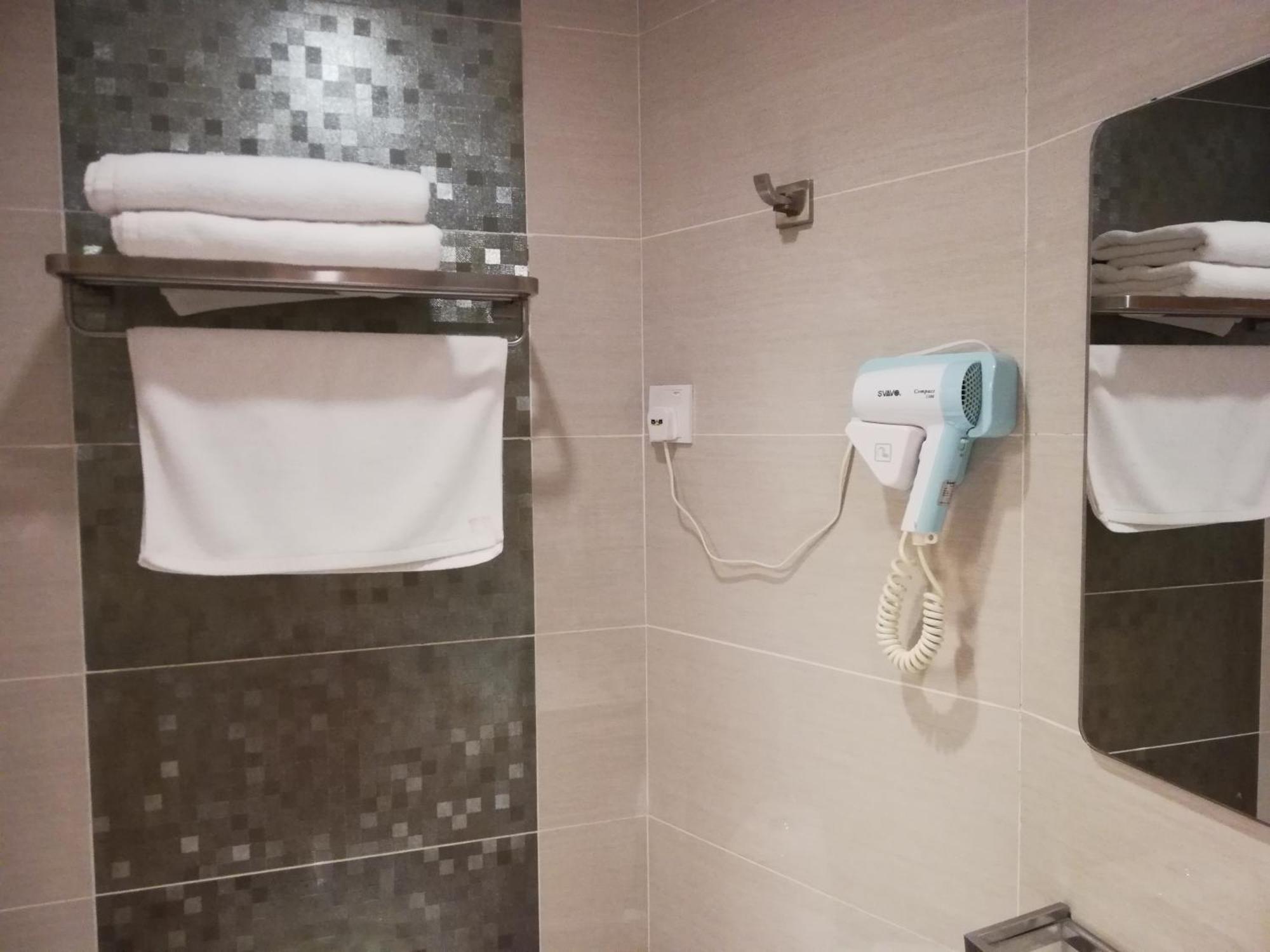 Ease Hotel Кота-Кінабалу Екстер'єр фото