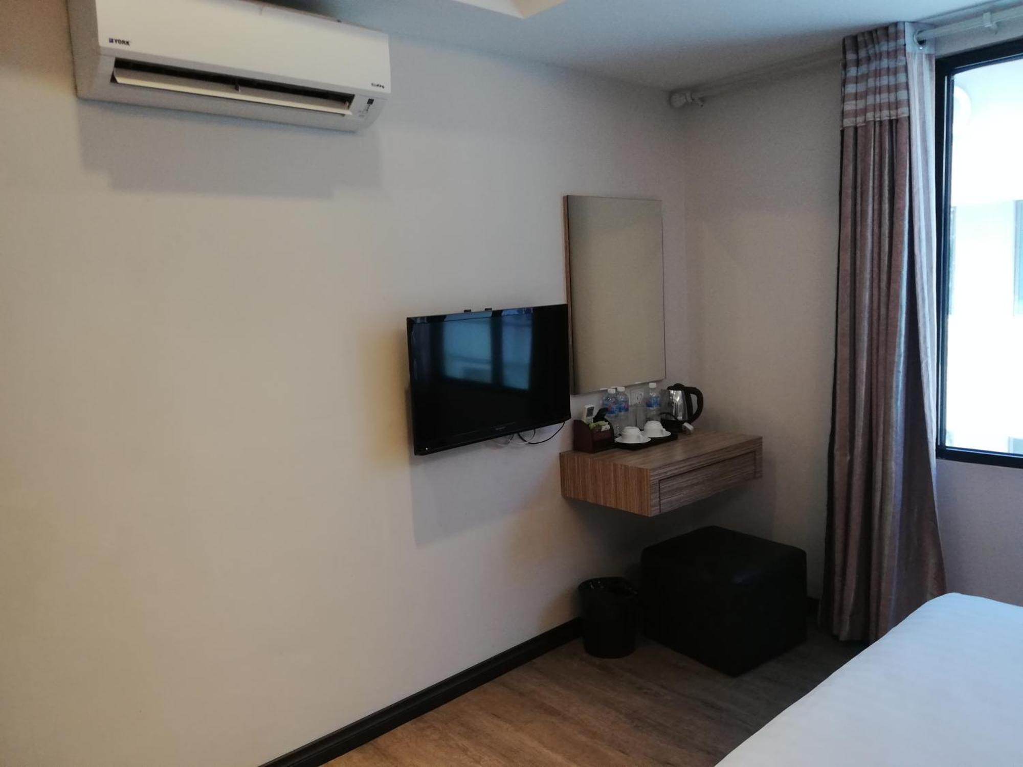 Ease Hotel Кота-Кінабалу Екстер'єр фото