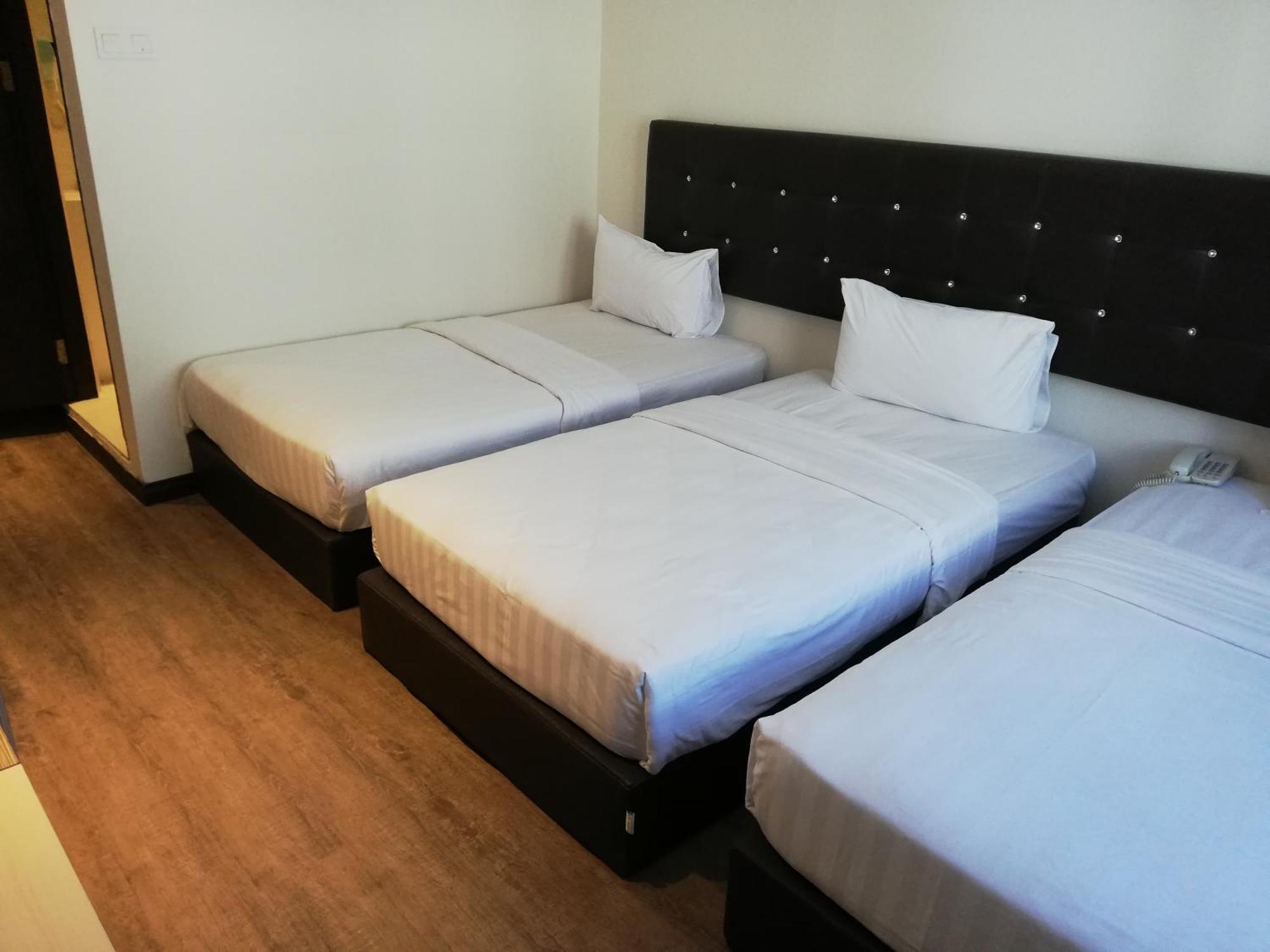 Ease Hotel Кота-Кінабалу Екстер'єр фото