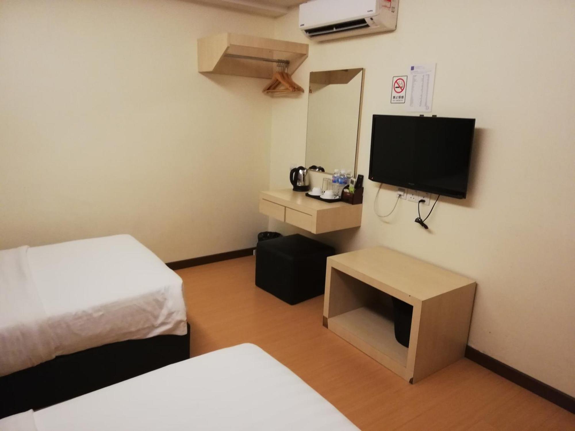 Ease Hotel Кота-Кінабалу Екстер'єр фото