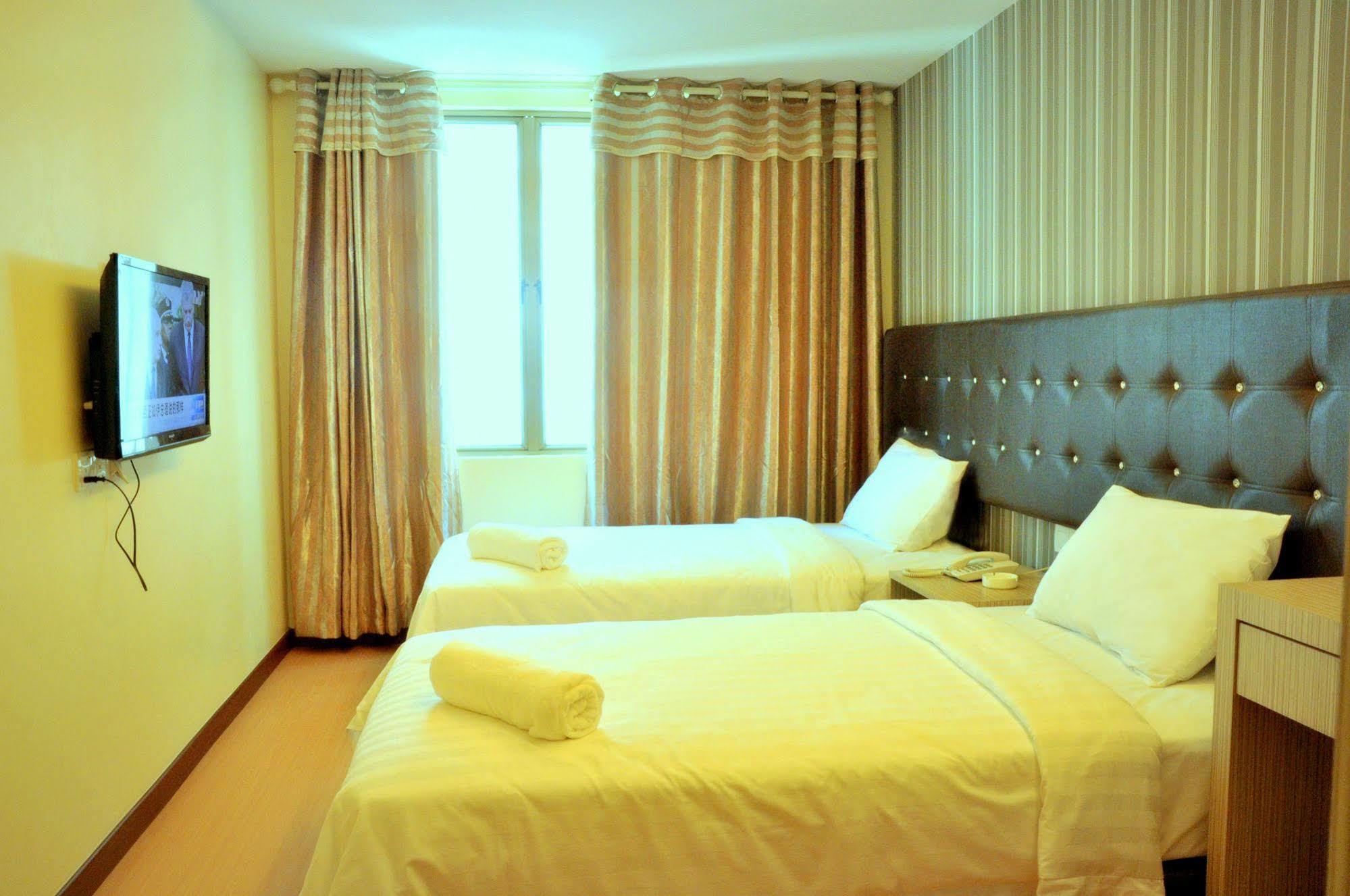 Ease Hotel Кота-Кінабалу Екстер'єр фото